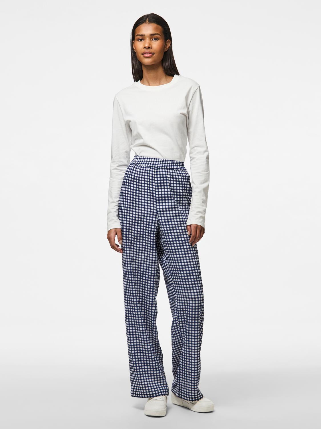 model_shot-front_full